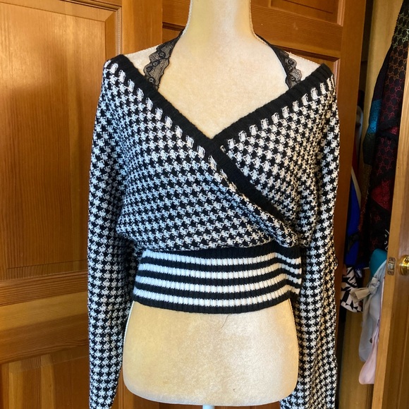 Lace Strap Batwing Sleeve Sweater - Picture 2 of 16